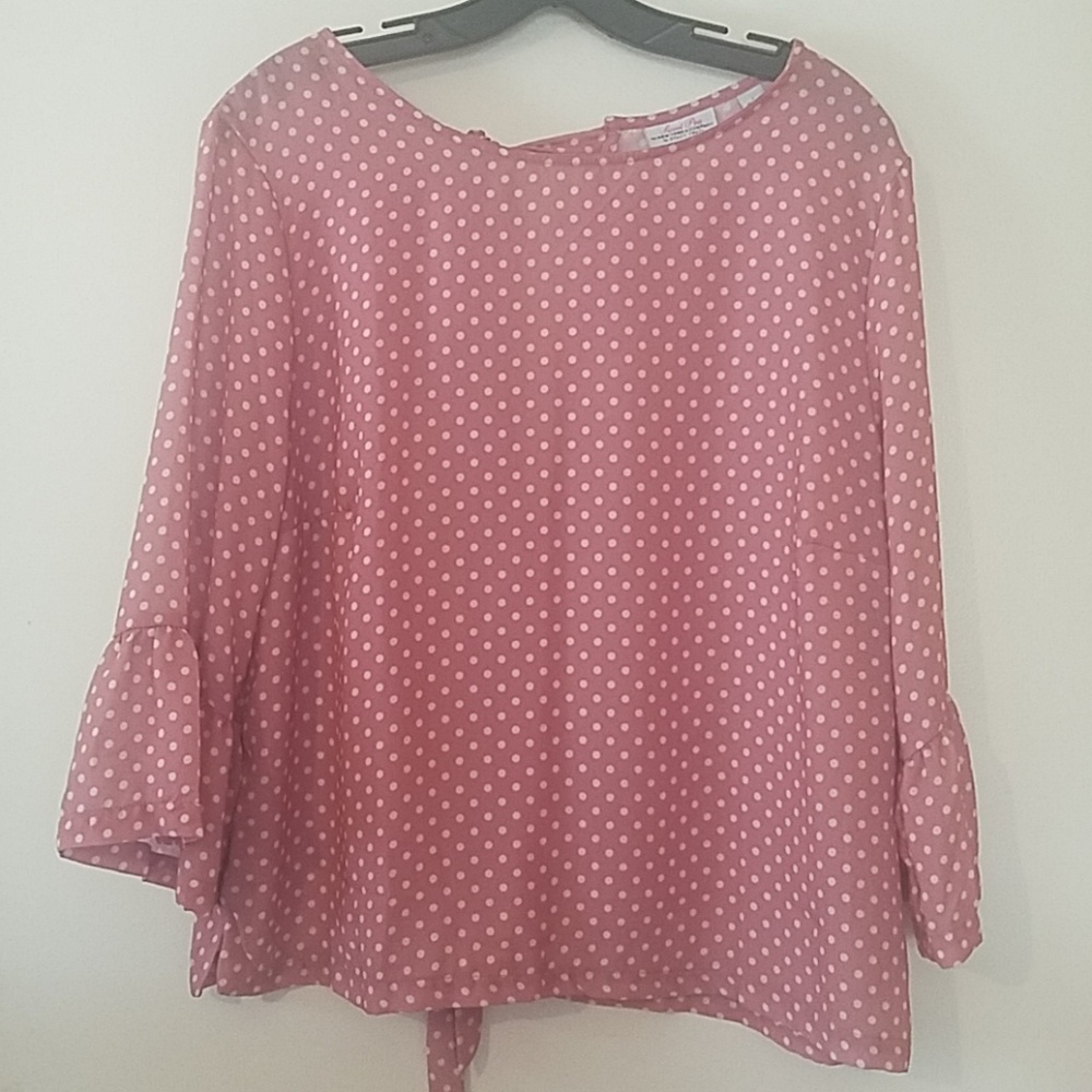 NEW pink polka dot ruffle sleeve top NY&CO L